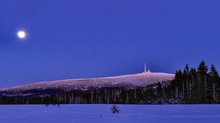 Brocken vom Mondlicht erleuchtet