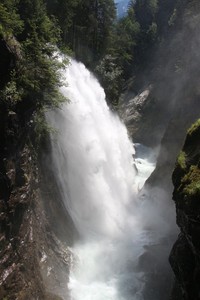 Am Reinbach-Wasserfall