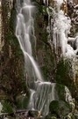 kleiner Wasserfall mit Schmuck der Schneekönigin
