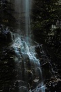 am Ende des Tals, Licht und Wasserfall