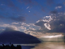 Sonnenaufgang am Thunersee