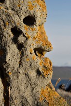 auf Pascales Spuren .. .   Gesicht in Stein