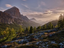 Der Bergsee in den Dolomiten