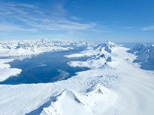 hier mal ein bißchen Schnee zu Weihnachten: Börgen Bay, Wiencke Insel, Antarktische Halbinsel