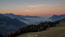 Nebelmeer mit leichtem Abendrot