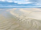 Luftbild einer Bucht der Normandie