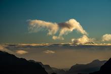 Sonnenaufgang vom Adler überwacht