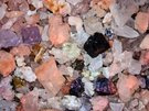 Mineralien aus dem Sand der Grube Clara und Mineralienhalde