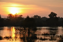 Sonnenaufgang an der Elbe