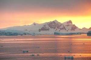 Sonnenuntergang in der Antarktis
